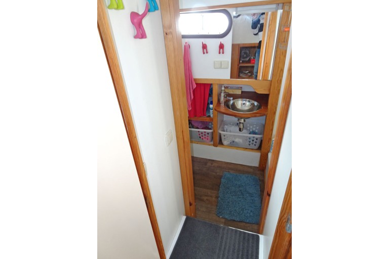 Motortjalk Dutch Barge 18.60