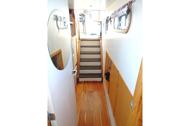 Motortjalk Dutch Barge 18.60