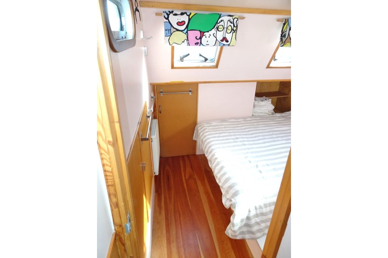 Motortjalk Dutch Barge 18.60