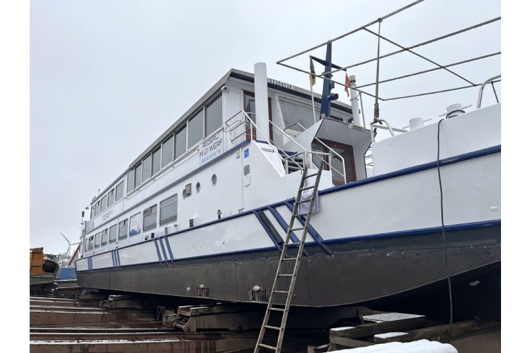 Tagesausflugsschiff 250 gäste