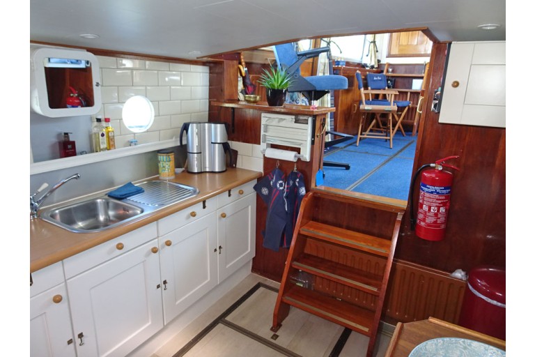 Dutch Barge 13.65