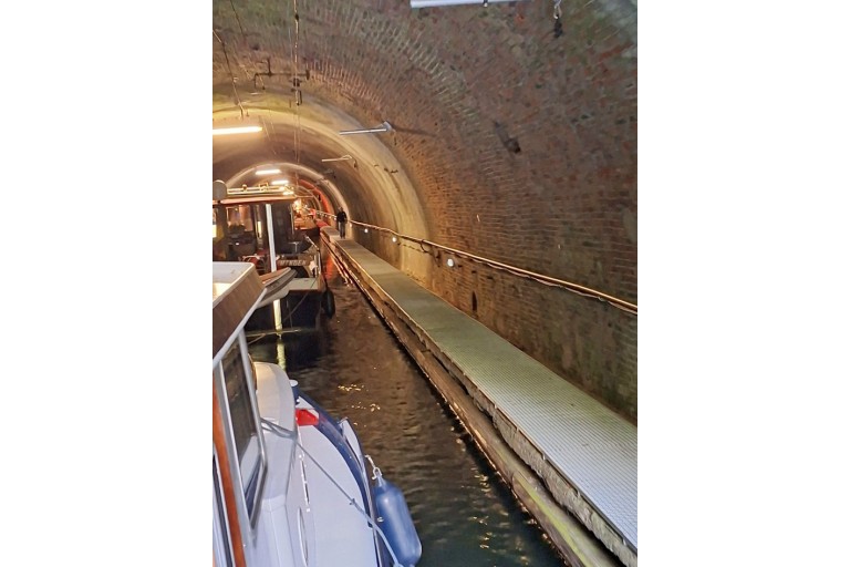 Dutch Barge 13.65