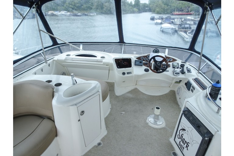 Meridian 391 Sedan