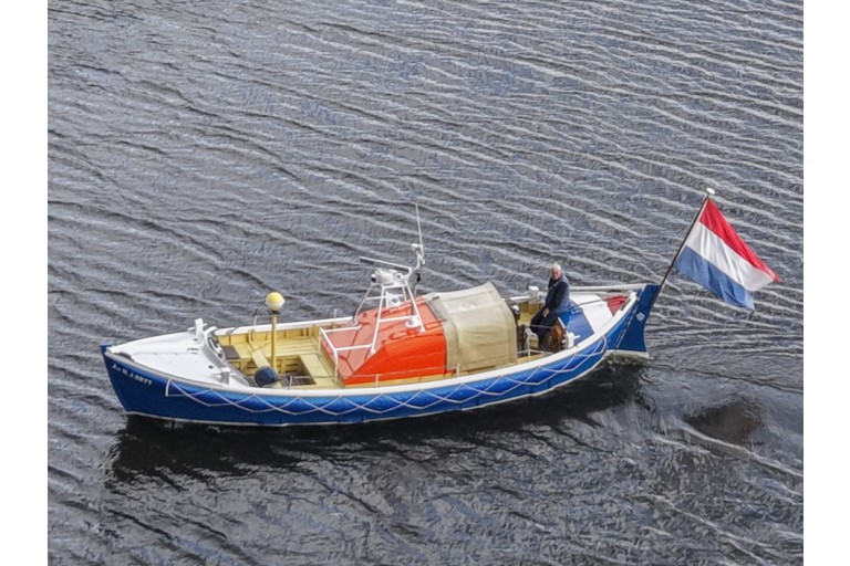 Voormalig Strand reddingboot 10.32