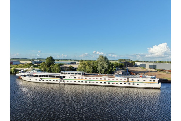 Hotel / Passenger ship 128 pax