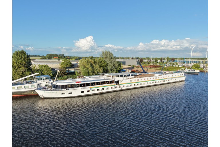 Hotel / Passenger ship 128 pax