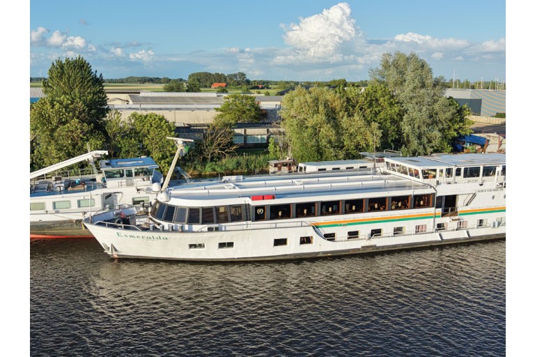Hotel / Passenger ship 128 pax
