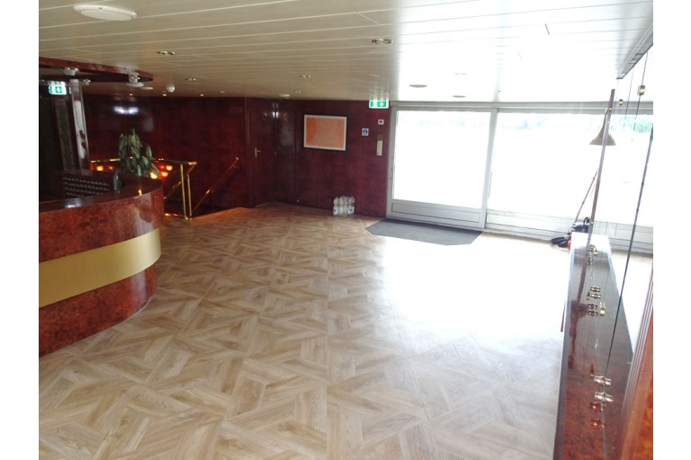Hotel / Passenger ship 128 pax