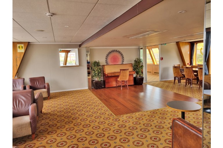Hotel / Passenger ship 128 pax