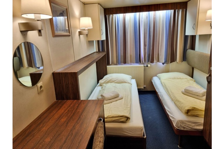 Hotel / Passenger ship 128 pax