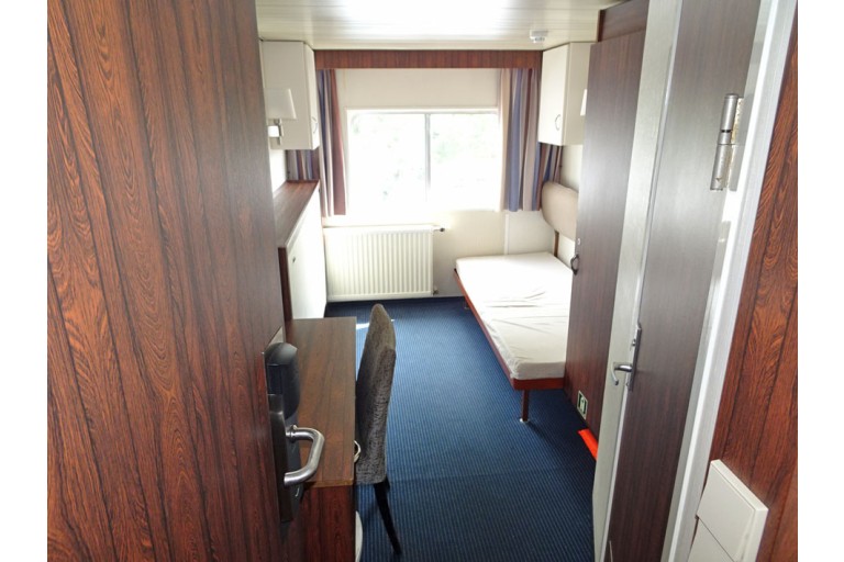 Hotel / Passenger ship 128 pax