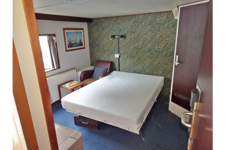Hotel / Passenger ship 128 pax