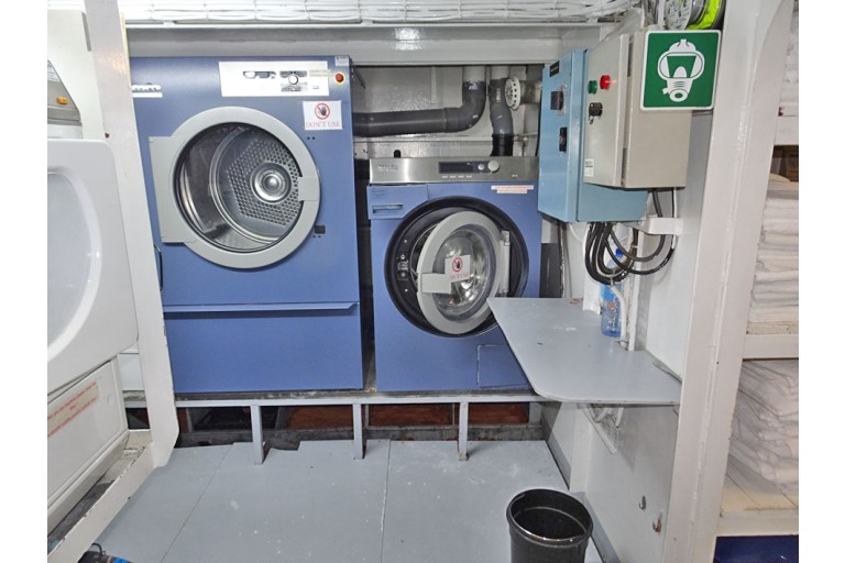 Hotel / Passenger ship 128 pax