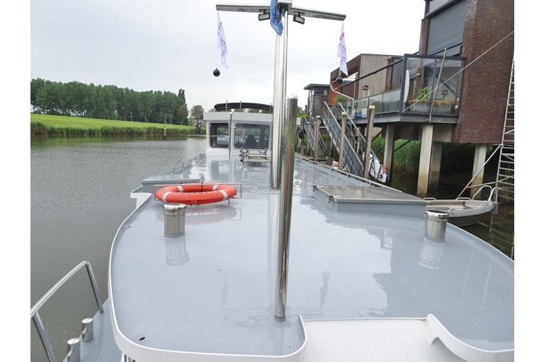 Luxury Liveaboard, Rhine certified