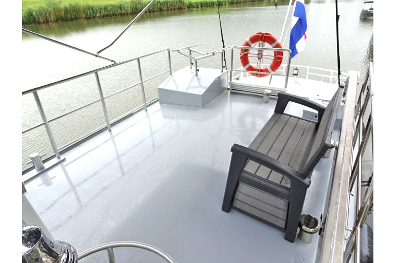 Luxury Liveaboard, Rhine certified