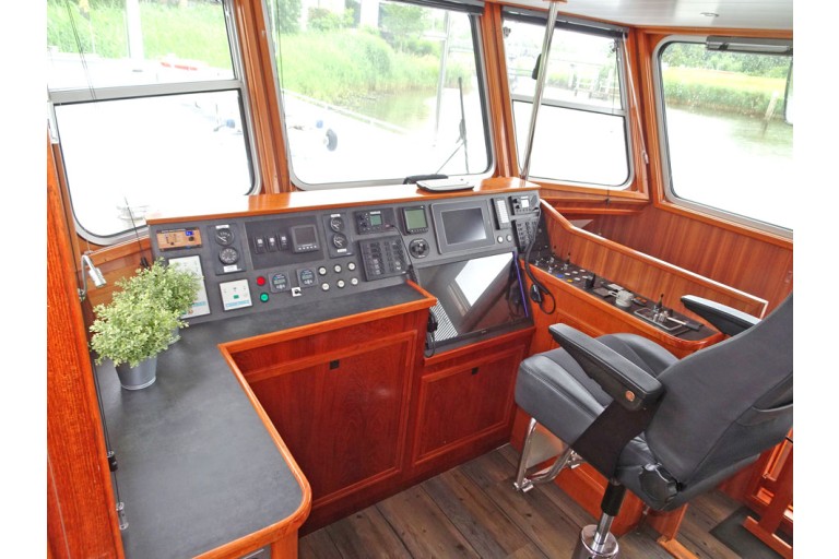 Luxury Liveaboard, Rhine certified