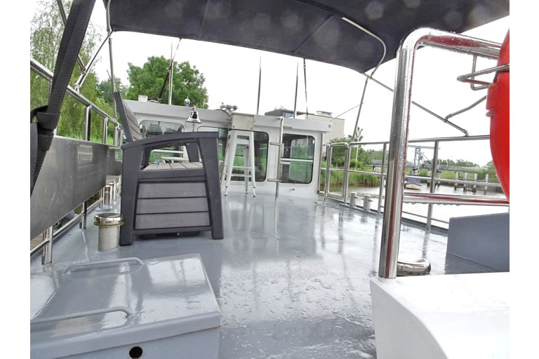 Luxury Liveaboard, Rhine certified