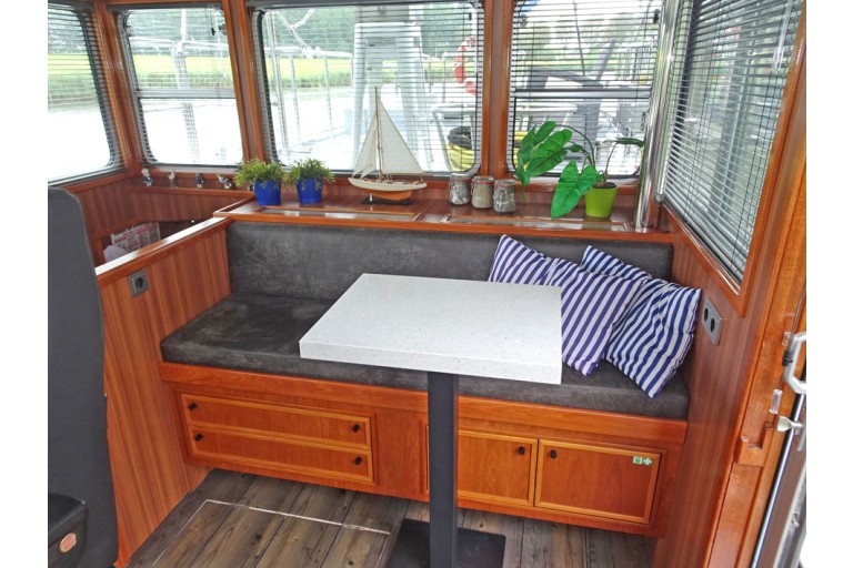 Luxury Liveaboard, Rhine certified
