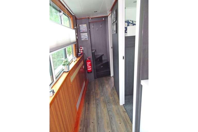 Luxury Liveaboard, Rhine certified
