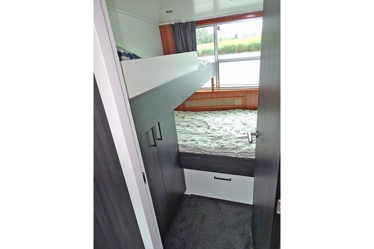 Luxury Liveaboard, Rhine certified