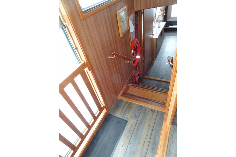 Luxury Liveaboard, Rhine certified