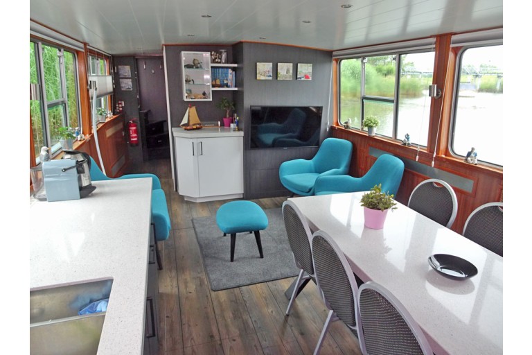 Luxury Liveaboard, Rhine certified
