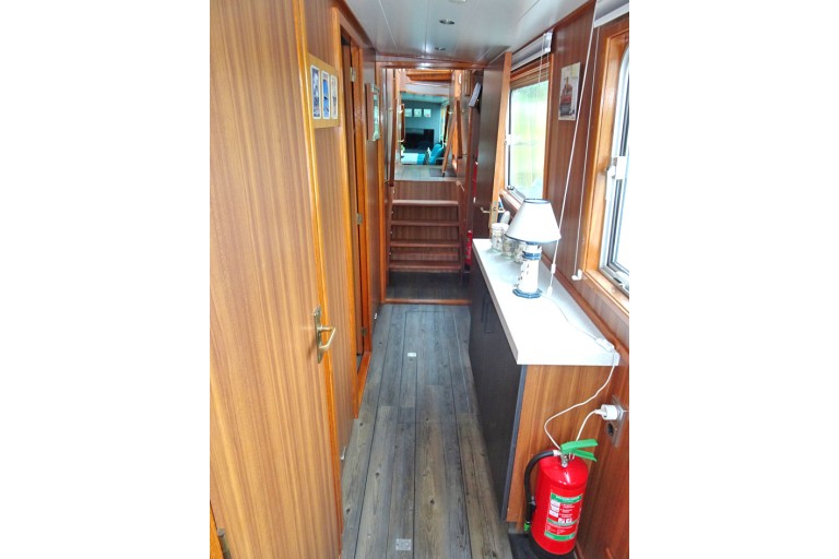 Luxury Liveaboard, Rhine certified