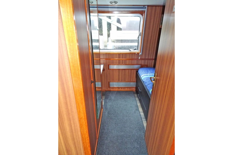 Luxury Liveaboard, Rhine certified