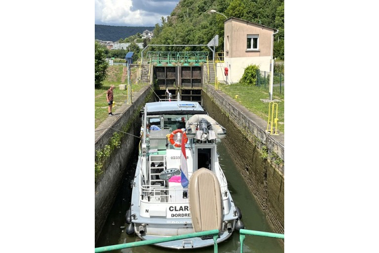 Luxury Liveaboard, Rhine certified