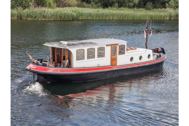 Luxe Motor 16.20 Deckhouse