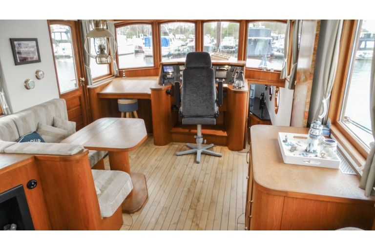Luxe Motor 16.20 Deckhouse