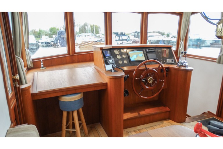 Luxe Motor 16.20 Deckhouse