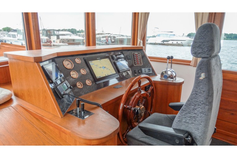Luxe Motor 16.20 Deckhouse