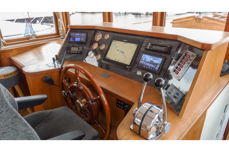 Luxe Motor 16.20 Deckhouse