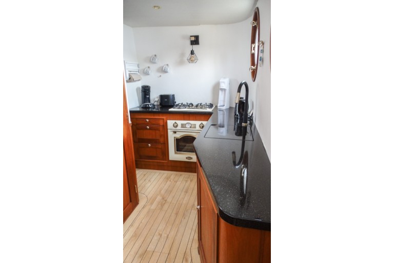 Luxe Motor 16.20 Deckhouse