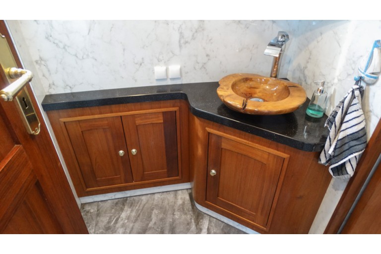 Luxe Motor 16.20 Deckhouse