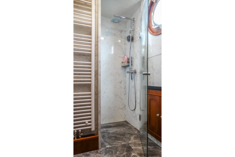 Luxe Motor 16.20 Deckhouse
