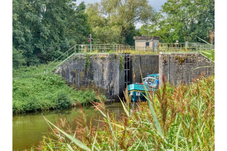 Luxe Motor Dutch Barge 21.08, ES-TRIN certified