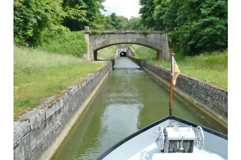 Luxe Motor Dutch Barge 21.08, ES-TRIN certified