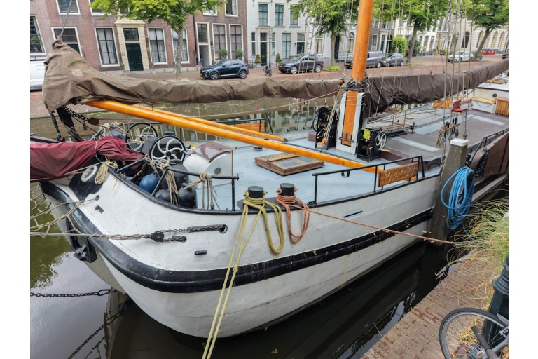 Zeetjalk met woonbestemming en CBB
