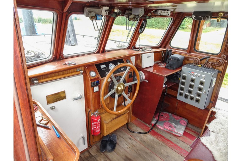 Dutch Barge Ex Patrolvessel 14.78