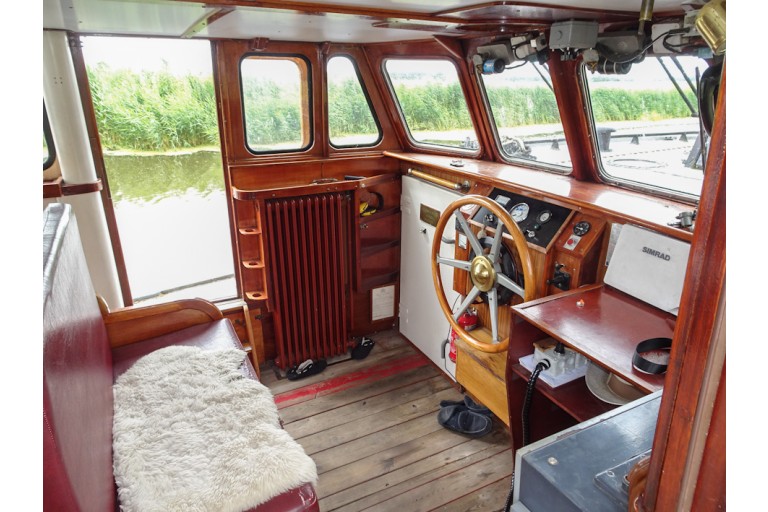 Dutch Barge Ex Patrolvessel 14.78