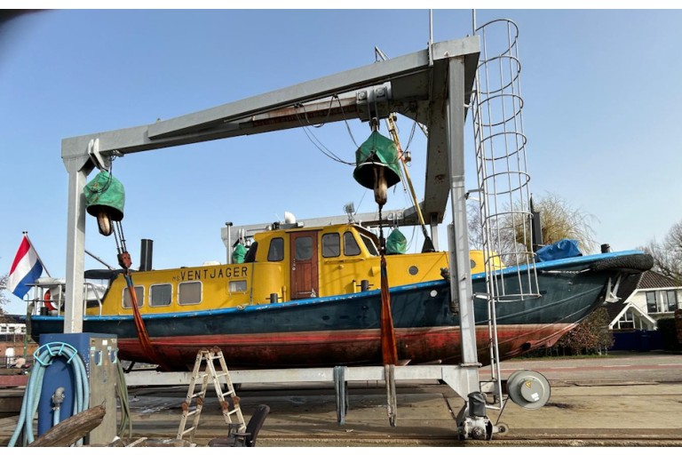 Dutch Barge Ex Patrolvessel 14.78