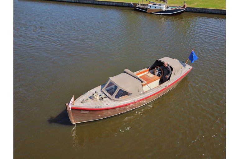 ehemalige Marine-Motorbarkasse 30