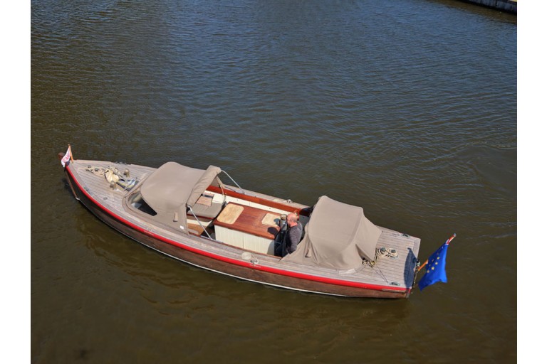 ehemalige Marine-Motorbarkasse 30