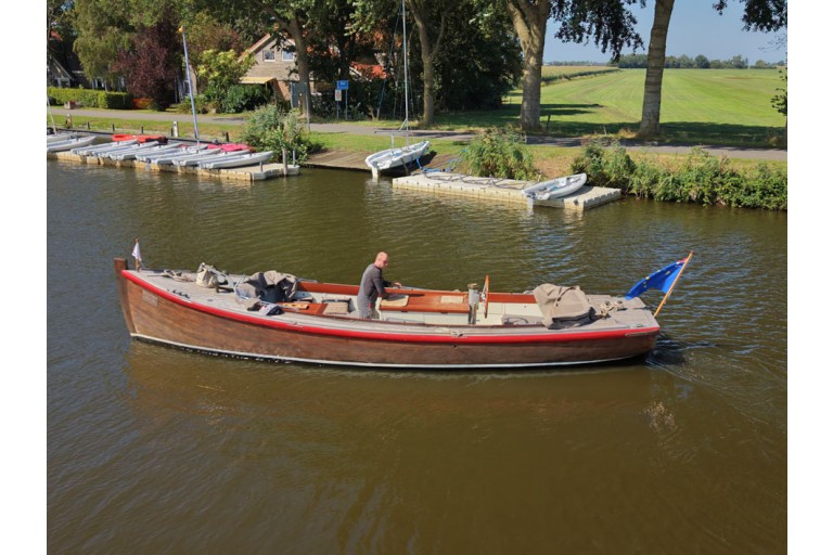 ehemalige Marine-Motorbarkasse 30