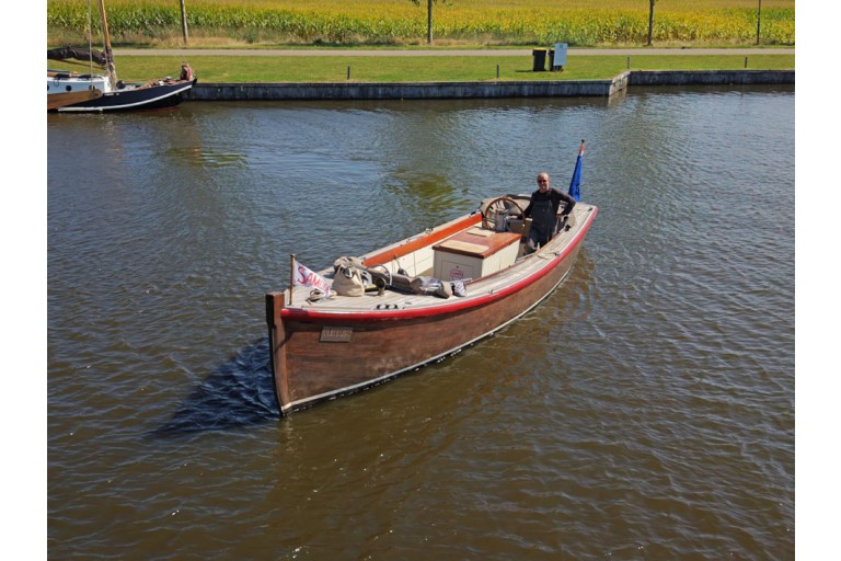 ehemalige Marine-Motorbarkasse 30