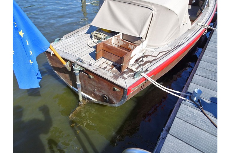 ehemalige Marine-Motorbarkasse 30