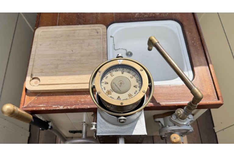 ehemalige Marine-Motorbarkasse 30