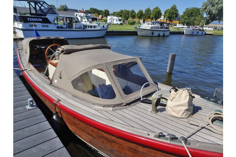 ehemalige Marine-Motorbarkasse 30